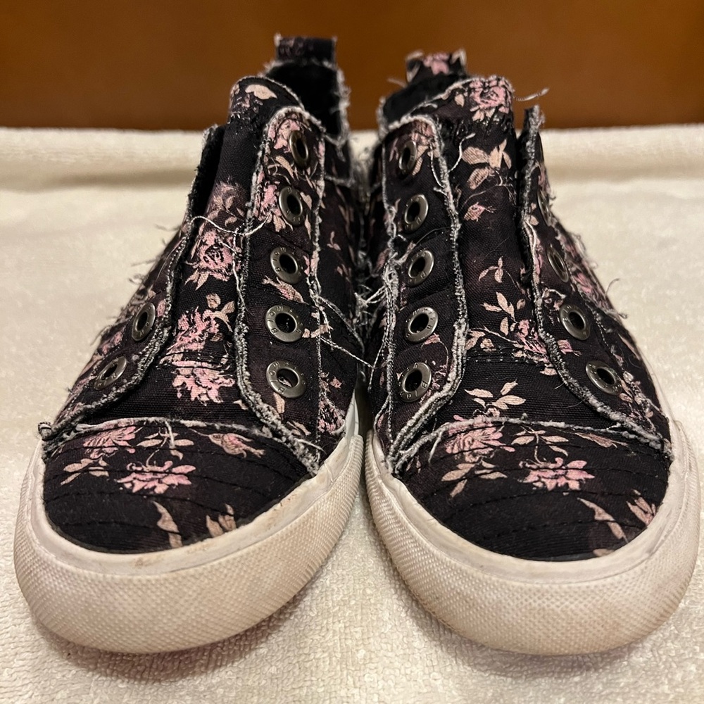 Floral Black Slip-on Sneakers